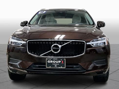 Used 2018 Volvo XC60 T5 Momentum w/ Vision Package image 4