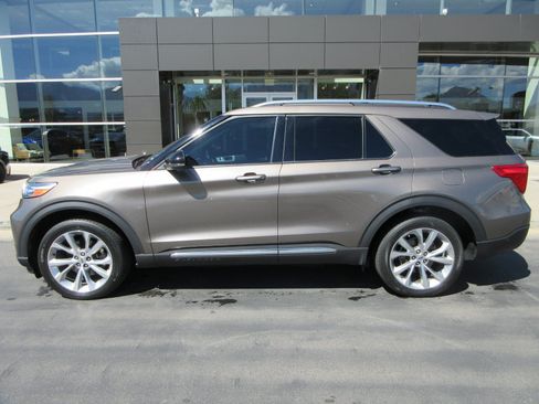 Used 2021 Ford Explorer Platinum w/ Equipment Group 601A AWD/4WD image 3