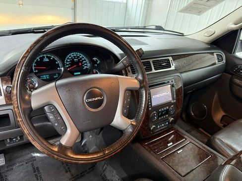 Used 2012 GMC Yukon XL Denali AWD/4WD image 19
