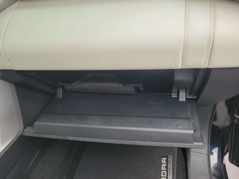 Used 2022 Toyota Tundra Capstone AWD/4WD image 39
