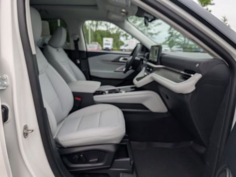 New 2026 Ford Explorer Platinum w/ LUX Leather Package AWD/4WD image 22