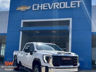 New 2025 GMC Sierra 3500 Pro w/ 1SA Pro Safety Plus Package
