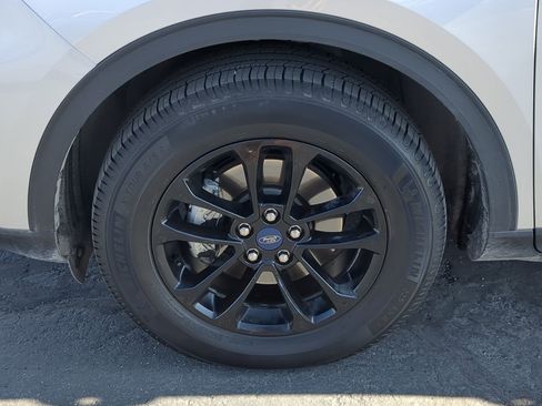 Used 2020 Ford Escape SE Sport image 13