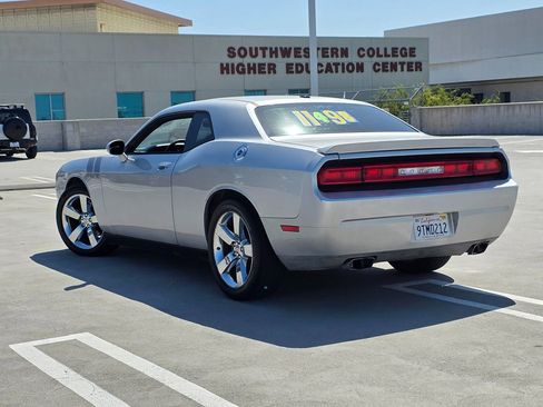 Used 2009 Dodge Challenger R/T image 4