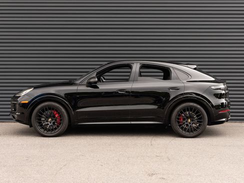 Certified 2022 Porsche Cayenne GTS AWD/4WD image 2