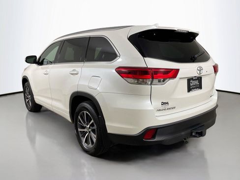 Used 2018 Toyota Highlander XLE AWD/4WD image 10