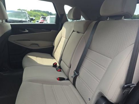 Used 2019 Kia Sorento AWD w/ Option Group 020 image 10