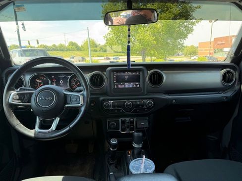 Used 2020 Jeep Gladiator Sport w/ Quick Order Package 24S AWD/4WD image 4