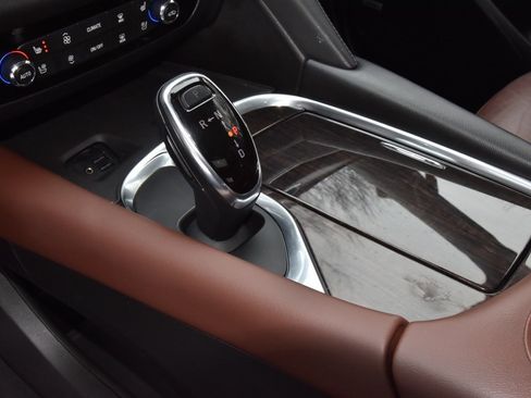 Used 2020 Buick Enclave Avenir w/ Avenir Technology Package image 31