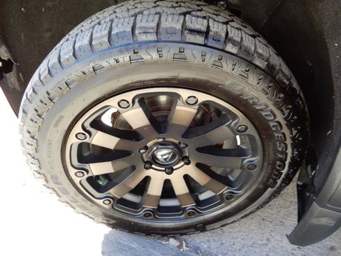 Used 2019 GMC Sierra 1500 SLE w/ SLE Value Package image 26