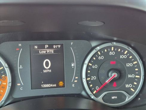Used 2015 Jeep Renegade Latitude AWD/4WD image 10