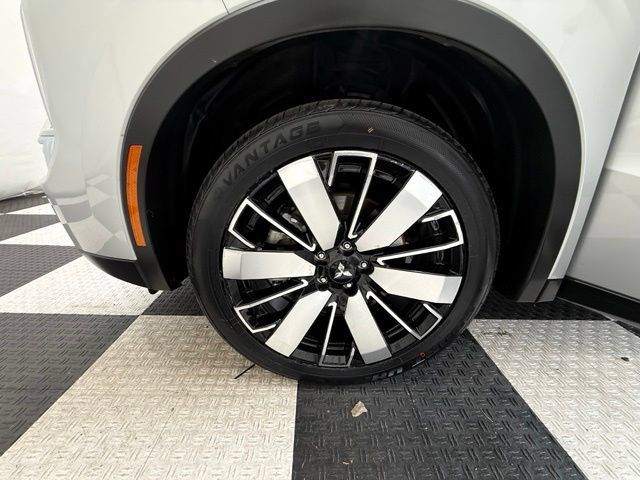 Used 2025 Mitsubishi Outlander SE AWD/4WD image 10
