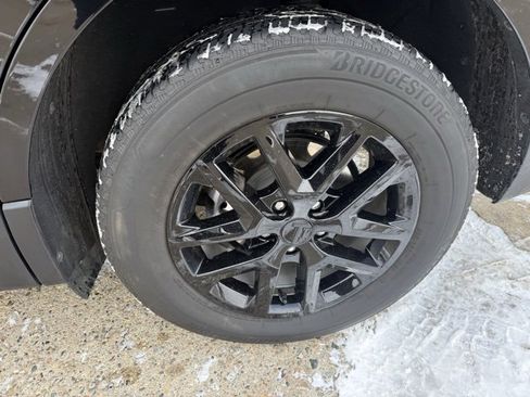 Used 2024 Chevrolet Equinox LT image 10