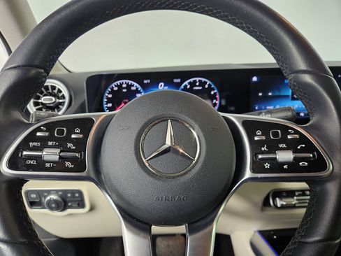 Used 2022 Mercedes-Benz GLA 250 image 21