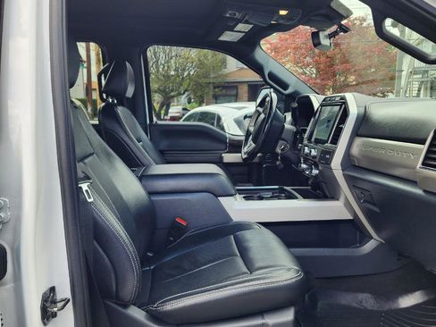 Used 2022 Ford F250 Lariat w/ Black Appearance Package AWD/4WD image 15