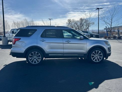 Used 2016 Ford Explorer Limited image 8