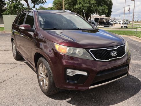 Used 2011 Kia Sorento SX FWD image 10