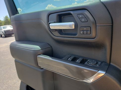 Used 2021 GMC Sierra 1500 AT4 w/ AT4 Value Package AWD/4WD image 12