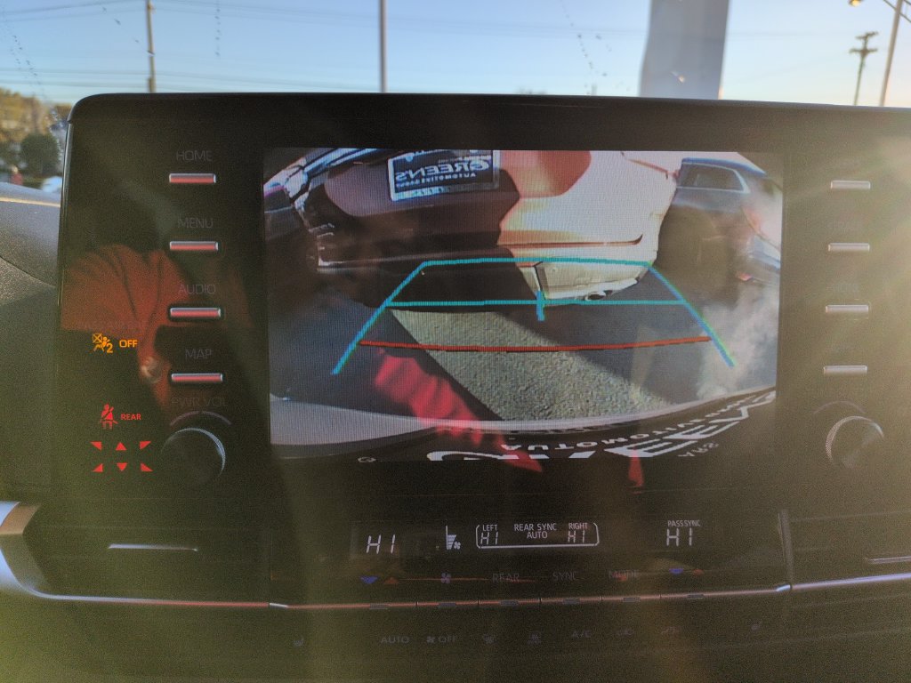 Certified 2023 Toyota Sienna XLE FWD image 20