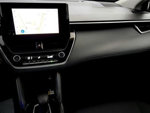 Certified 2023 Toyota Corolla Cross LE w/ Moonroof Package image 30