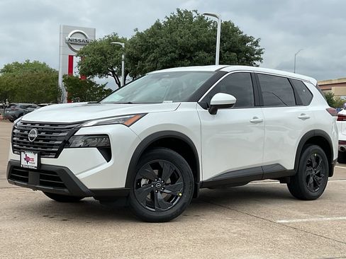New 2026 Nissan Rogue SV w/ Cold Weather Package FWD image 2