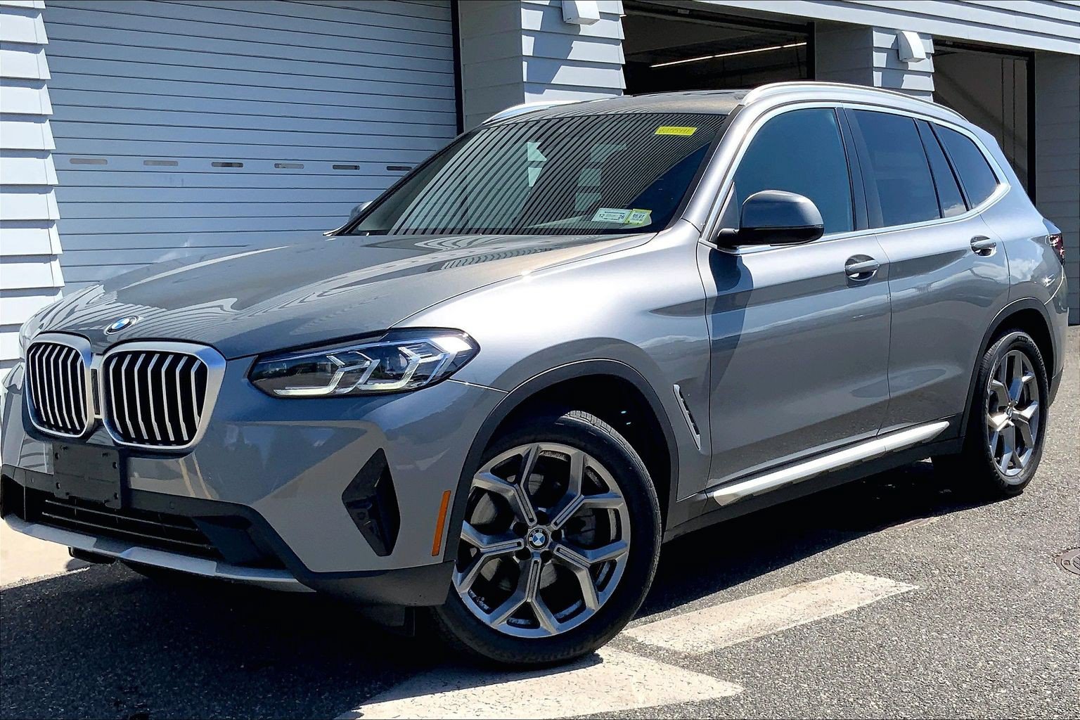 Used 2023 BMW X3 xDrive30i w/ Premium Package AWD/4WD image 1