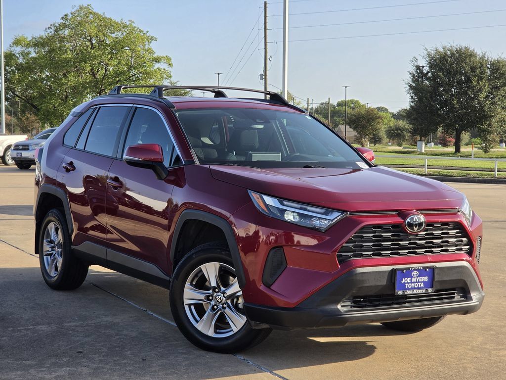 Used 2023 Toyota RAV4 XLE FWD image 2