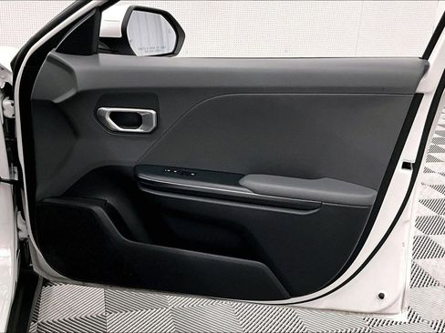 Used 2025 Kia K4 FWD image 20