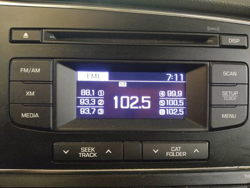 Used 2017 Hyundai Elantra SE FWD image 25
