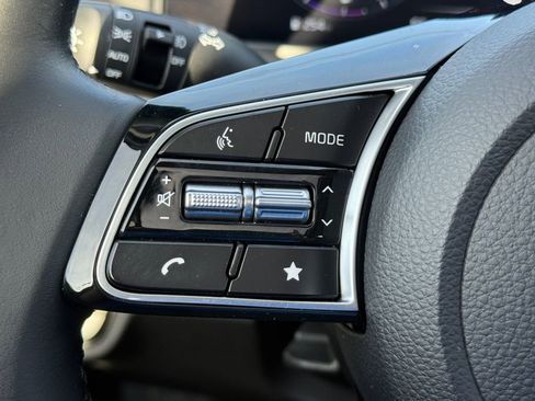 Used 2024 Kia Seltos EX image 19