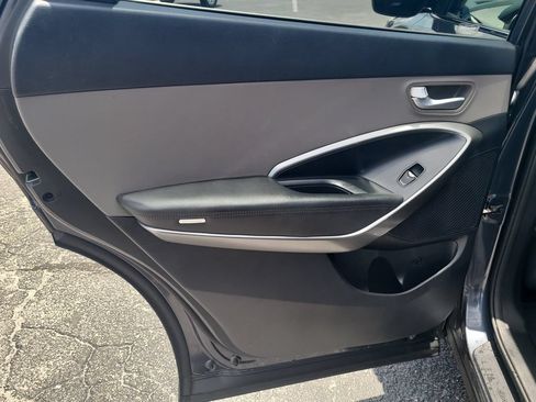 Used 2017 Hyundai Santa Fe SE w/ Cargo Package FWD image 8