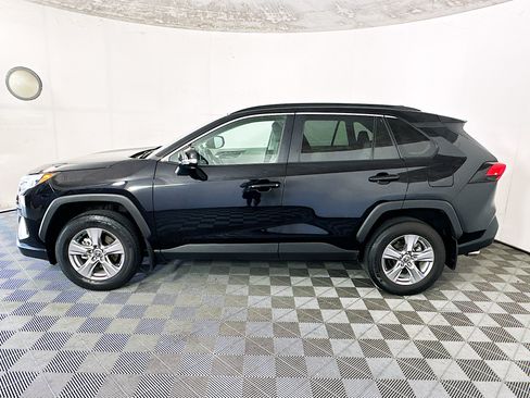 Used 2025 Toyota RAV4 XLE w/ Convenience Package FWD image 6