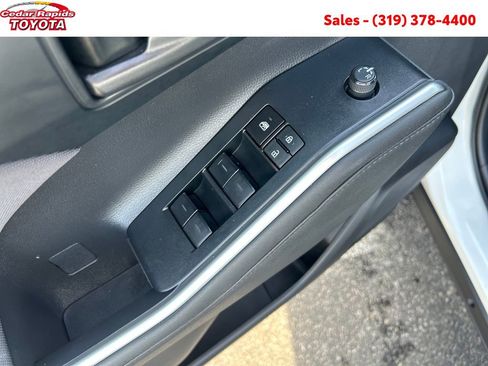 Certified 2023 Toyota Highlander LE image 13