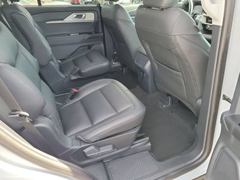 Used 2026 Ford Explorer Active RWD image 19