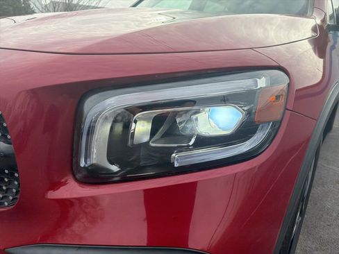 Used 2020 Mercedes-Benz GLB 250 4MATIC image 9