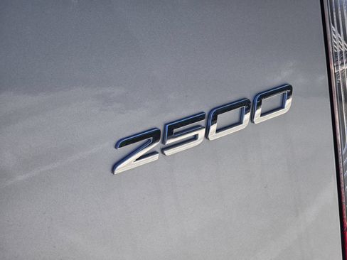 Used 2025 Mercedes-Benz Sprinter 2500 image 9
