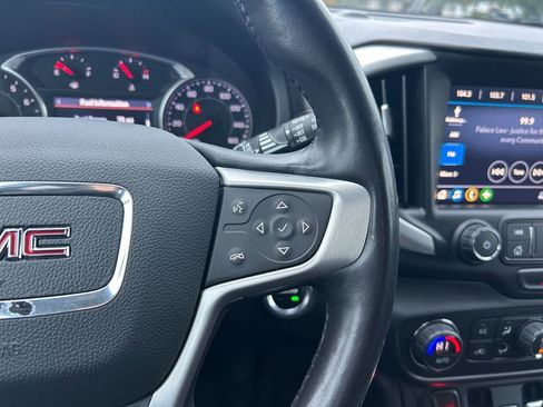 Used 2021 GMC Terrain SLT image 18