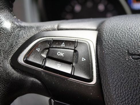 Used 2017 Ford Focus SE w/ SE Winter Package image 12