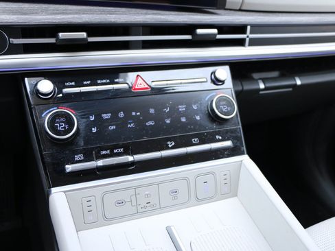 Used 2025 Hyundai Santa Fe Calligraphy FWD image 25