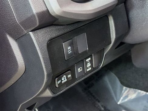 Used 2022 Toyota Tacoma TRD Sport image 10