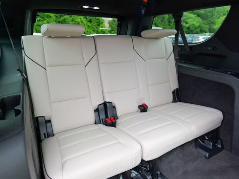 Used 2023 Cadillac Escalade ESV Sport w/ Touring Package AWD/4WD image 35