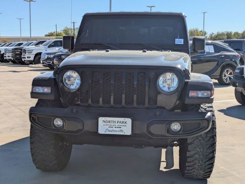 Used 2022 Jeep Gladiator Willys image 8