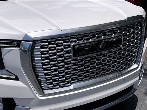 Used 2021 GMC Yukon Denali w/ Denali Premium Package RWD image 30