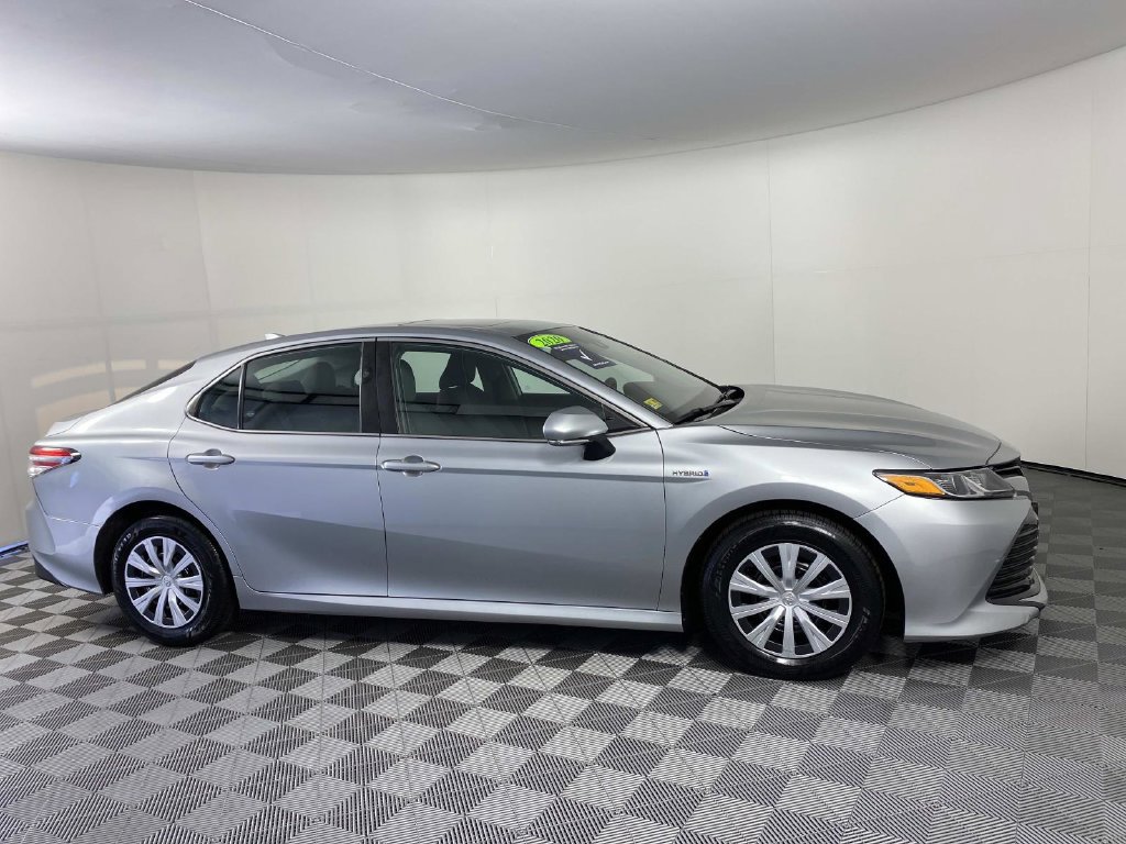 Used 2020 Toyota Camry LE w/ Sunroof Package FWD image 10