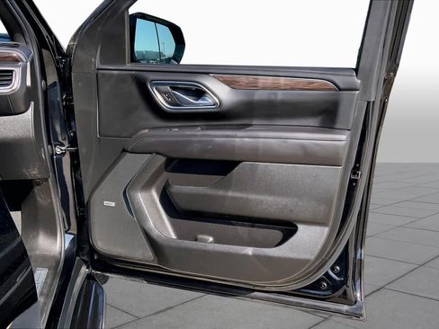 Used 2023 Chevrolet Suburban LT RWD image 22