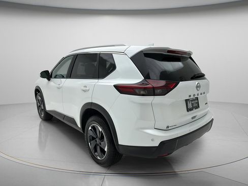 Used 2025 Nissan Rogue SV w/ SV Premium Package AWD/4WD image 6