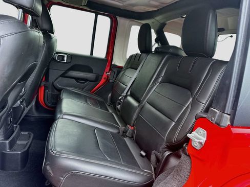 Used 2022 Jeep Wrangler Unlimited Sahara AWD/4WD image 26