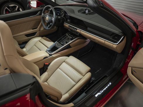 Used 2023 Porsche 911 Carrera 4S image 32