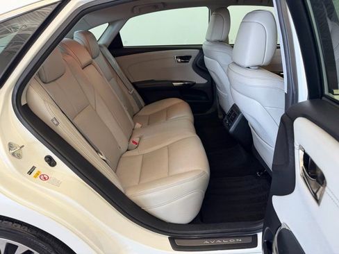 Used 2016 Toyota Avalon Limited image 16