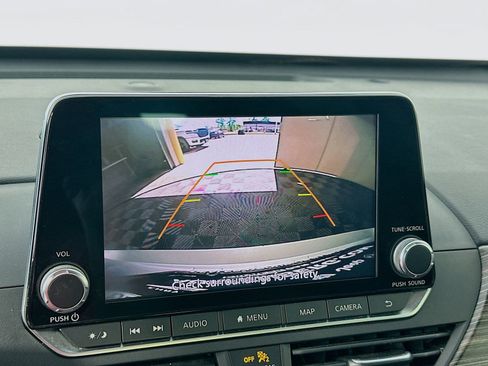 Used 2020 Nissan Altima 2.5 SL FWD image 14